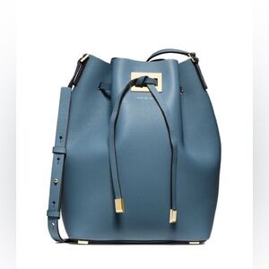 Michael Kors Collection Miranda md bucket in cornflower